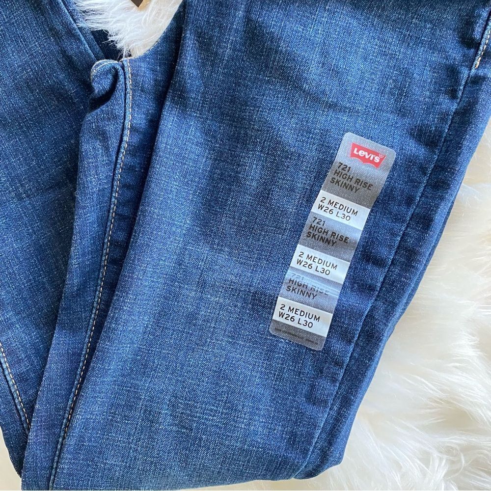 Levi’s 721 High Rise Skinny Denim Jeans - Picture 4 of 5
